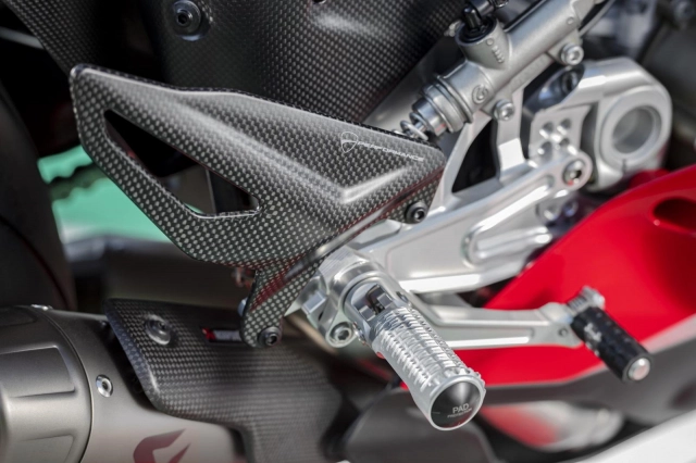 Ducati panigale v4 2021 được trang bị gói phụ kiện performance accessories - 5