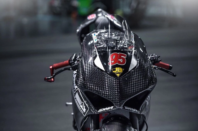 Ducati panigale v4 độ đầy gây cấn với diện mạo full carbon - 1