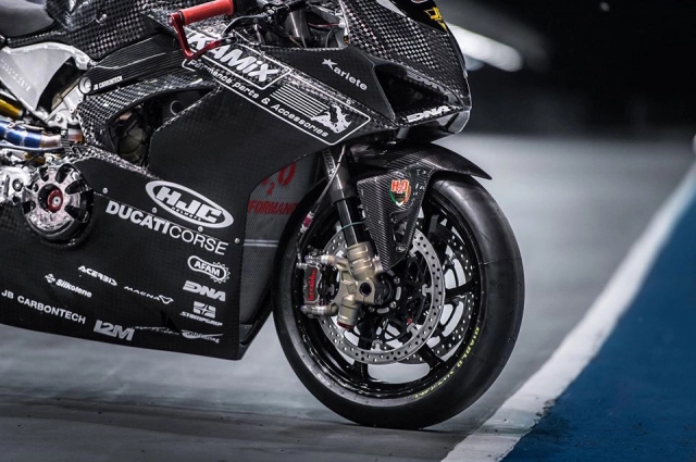 Ducati panigale v4 độ đầy gây cấn với diện mạo full carbon - 8