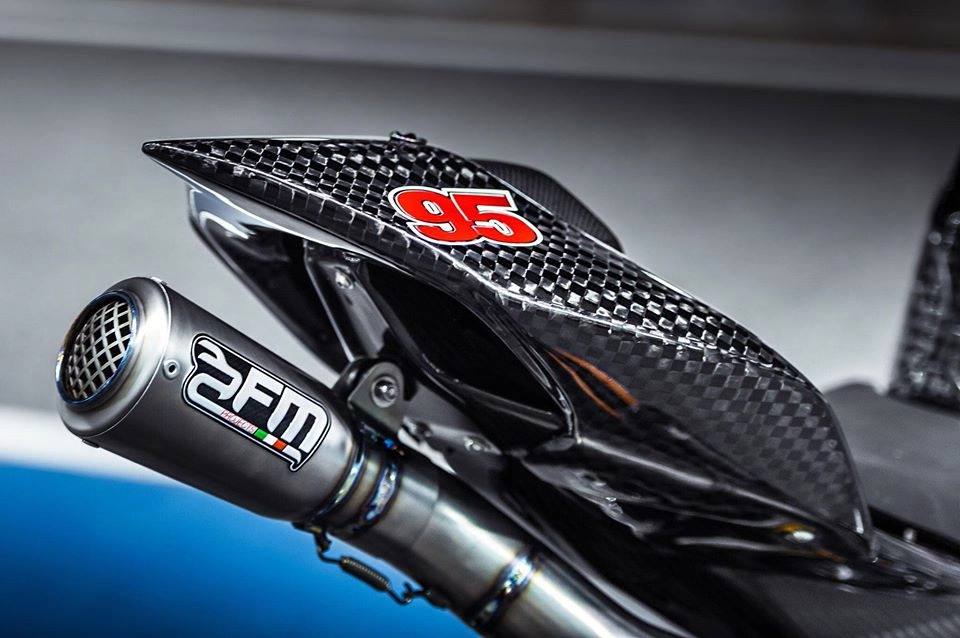 Ducati panigale v4 độ đầy gây cấn với diện mạo full carbon - 11