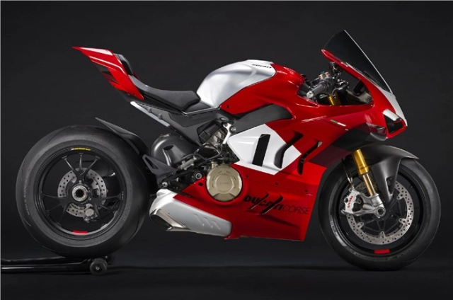 Ducati panigale v4 r 2023 và bmw m1000rr 2023 trên bàn cân thông số - 7