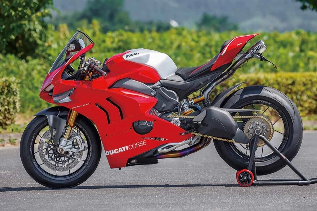 Ducati panigale v4 r độ chất ngất của moto salon - 3