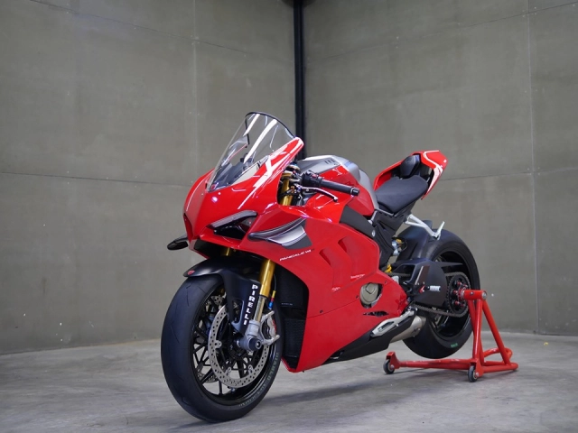 Ducati panigale v4 r độ chuẩn không cần chỉnh với dàn trang bị lôi cuốn - 3