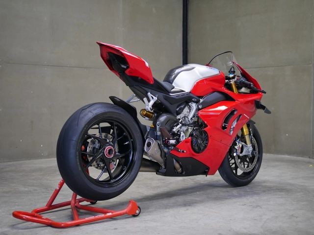 Ducati panigale v4 r độ chuẩn không cần chỉnh với dàn trang bị lôi cuốn - 6