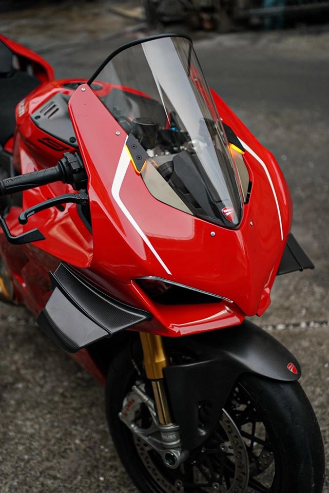 Ducati panigale v4 s độ nhẹ nhàng nhưng vô cùng thuyết phục - 3