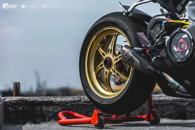 Ducati panigale v4 s độ nổi bật với phong cách xám xi măng - 8