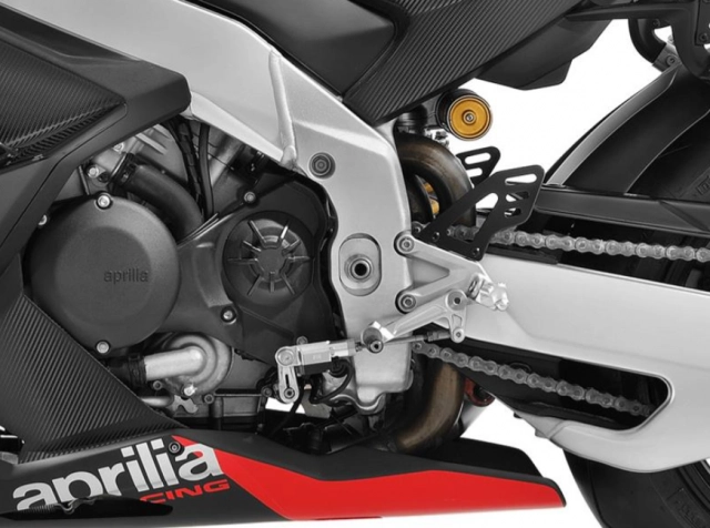 Ducati panigale v4 s và aprilia rsv4 factory 2021 trên bàn cân thông số - 3