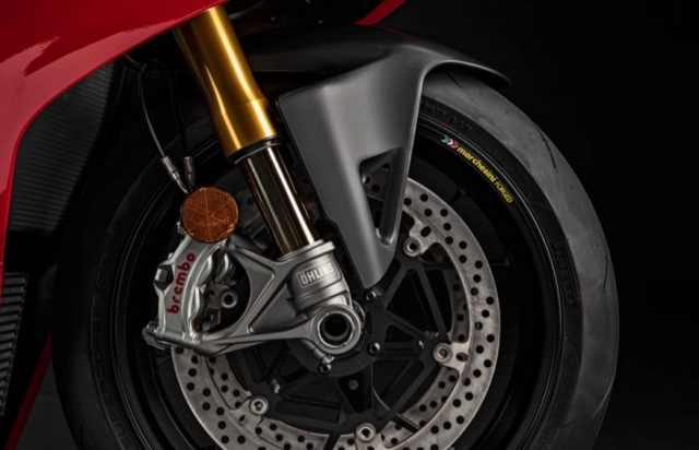 Ducati panigale v4 s và aprilia rsv4 factory 2021 trên bàn cân thông số - 6