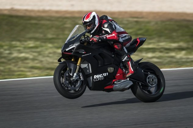 Ducati panigale v4 sp2 và streetfighter v4 sp đã bán sạch từ ngày đầu ra mắt - 3