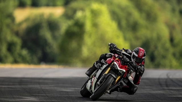 Ducati streetfighter v4 chính thức ra mắt với cảm hứng từ nụ cười của kẻ phản diện joker - 10