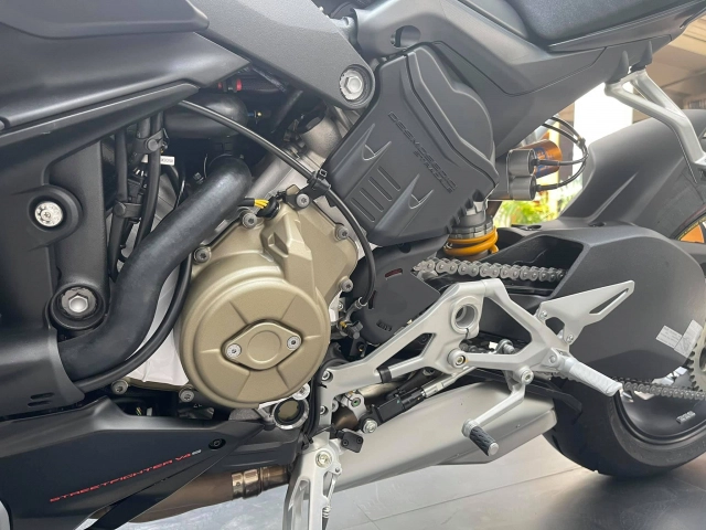 Ducati streetfighter v4 s 2021 màu đen đầu tiên về tại việt nam - 11