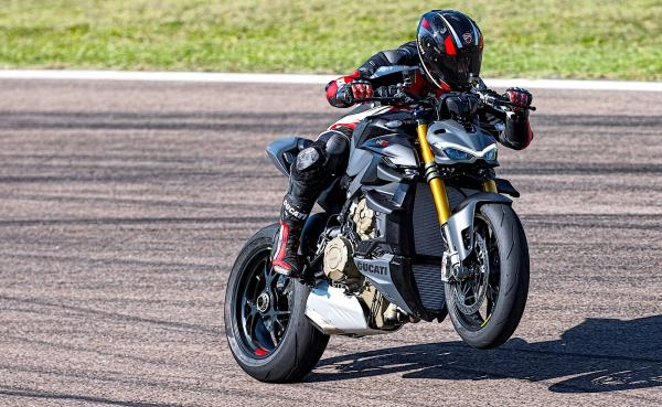 Ducati streetfighter v4 sp2 dẫn đầu đội hình streetfighter v4 trong năm mới - 12