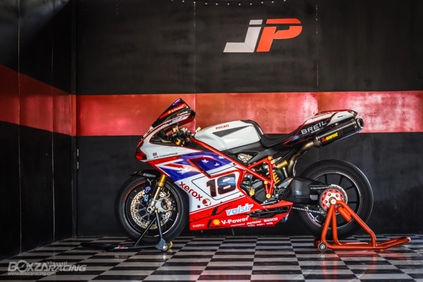 Ducati superbike 848 evo độ theo phong cách troy bayliss limited edition - 17