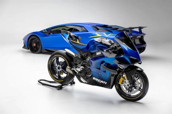 Ducati superleggara v4j lộ diện với màu xanh độc nhất vô nhị - 1