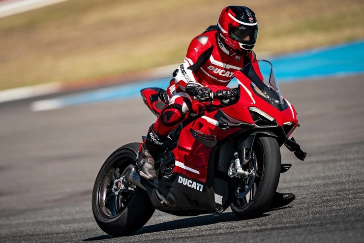 Ducati superleggera v4 chuẩn bị ra mắt công chúng - 4