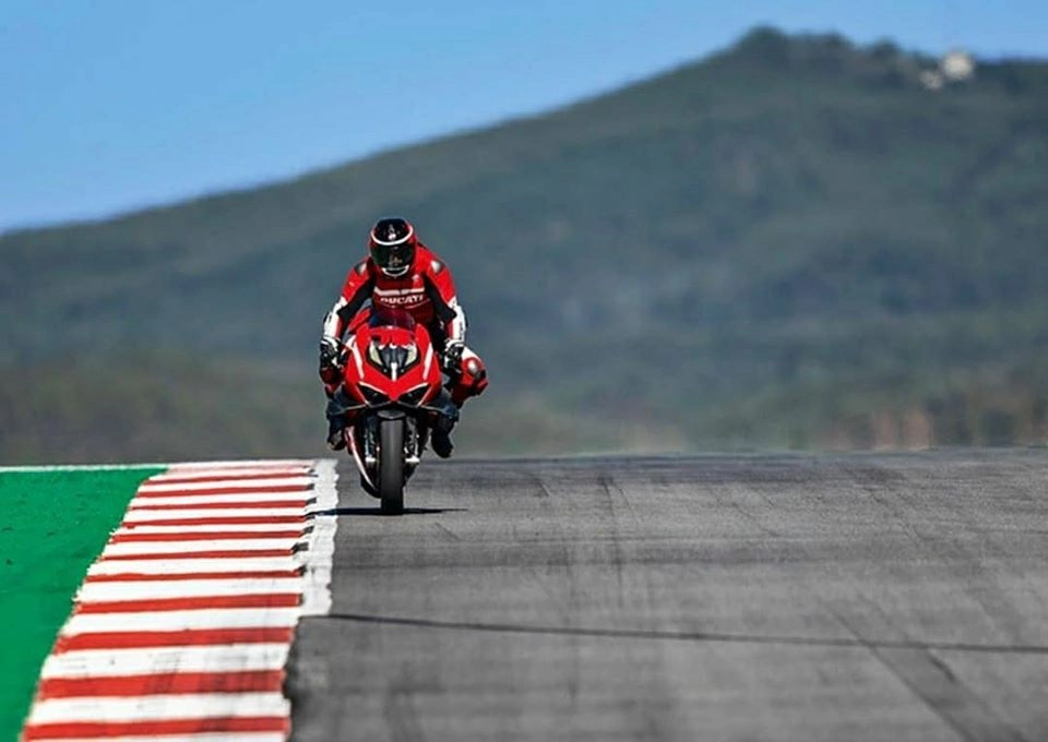 Ducati superleggera v4 lộ diện trước khi được ra mắt chính thức - 7