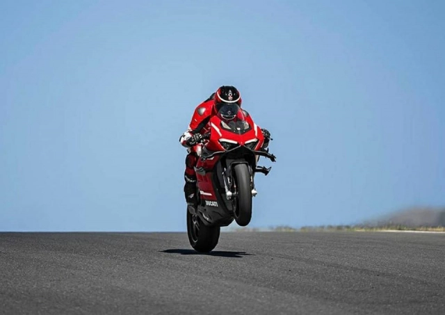 Ducati superleggera v4 lộ diện trước khi được ra mắt chính thức - 8
