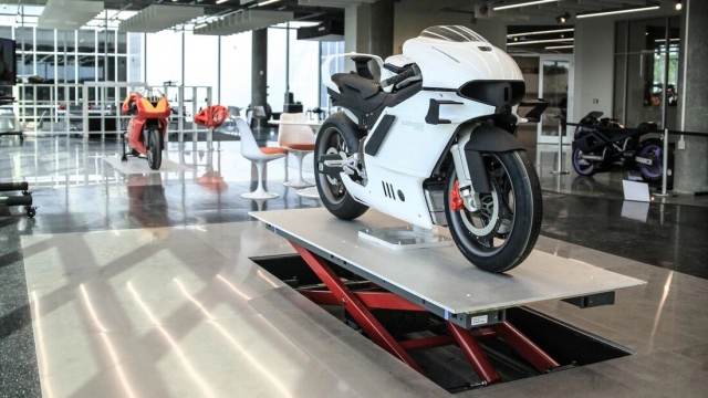 Ducati supermono 2023 tái hiện sau 30 năm ẩn danh - 3