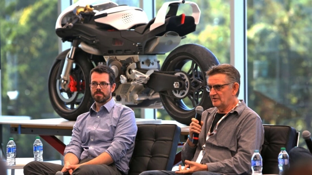 Ducati supermono 2023 tái hiện sau 30 năm ẩn danh - 4