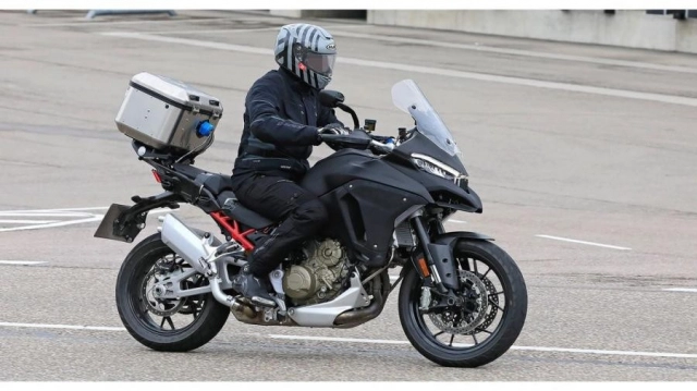 Ducati tiết lộ lí do tại sao không sử dụng động cơ v-twin trên chiếc multistrada - 1