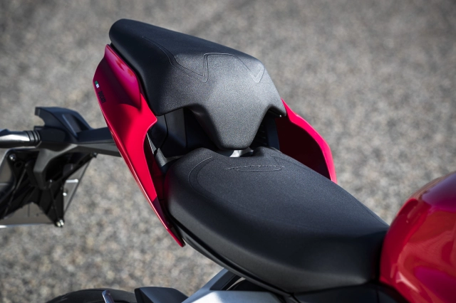 Ducati việt nam chính thức mở bán streertfighter v2 với mức giá cạnh tranh - 16