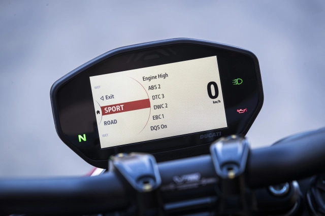 Ducati việt nam chính thức mở bán streertfighter v2 với mức giá cạnh tranh - 21