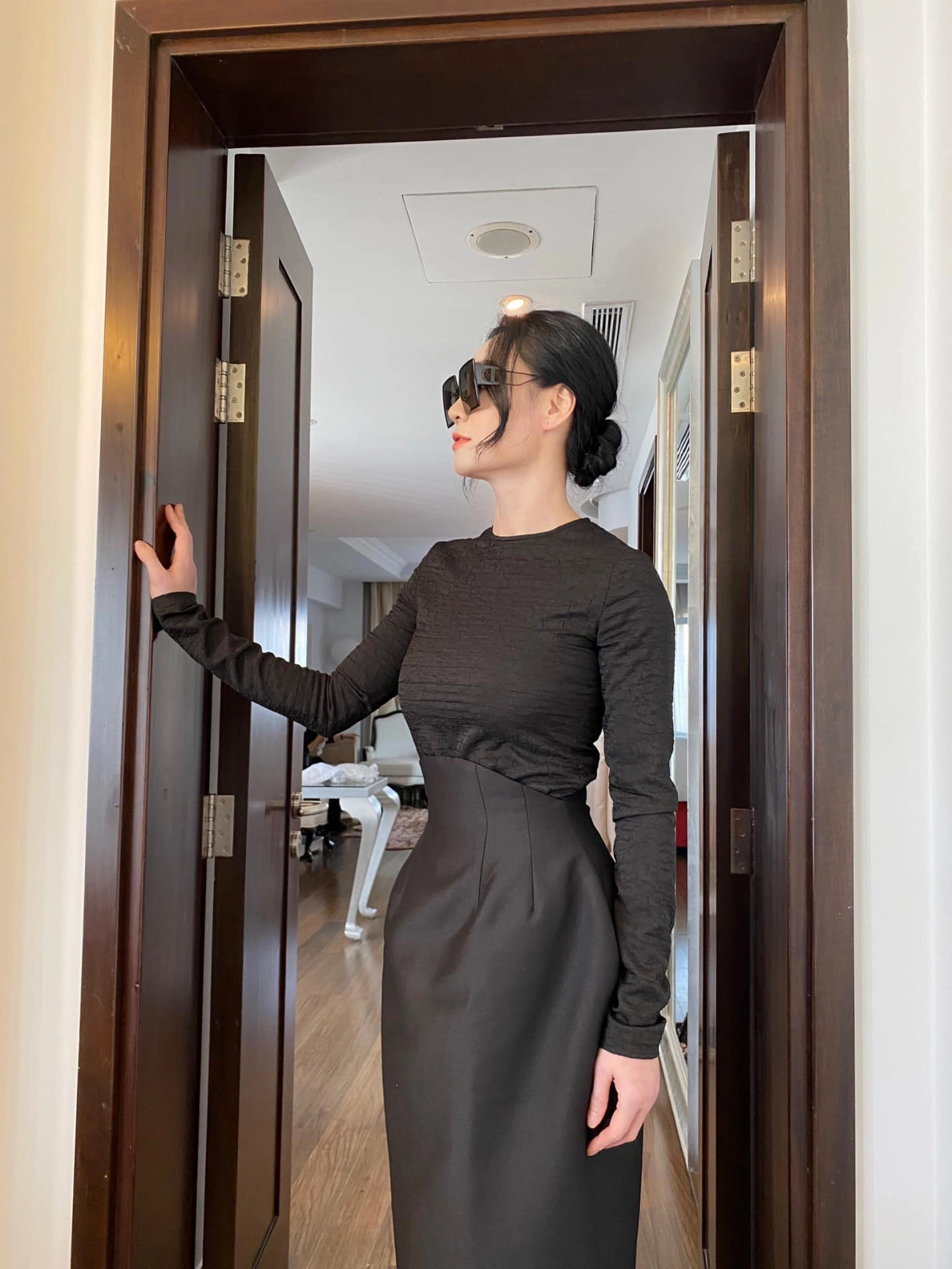 Đụng hàng nam bộ cánh o ép body bà xuân hương vị tình thân làm cđm khó thốt nên lời - 3