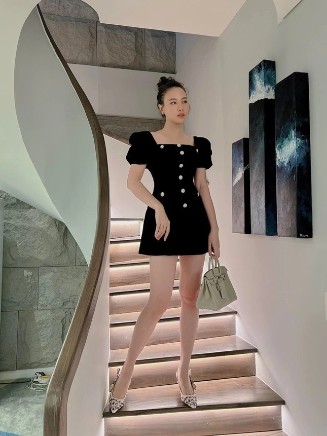 Được chồng cưng đàm thu trang sau sinh 1 năm vòng eo bé xíu chân thon nuột nà - 3