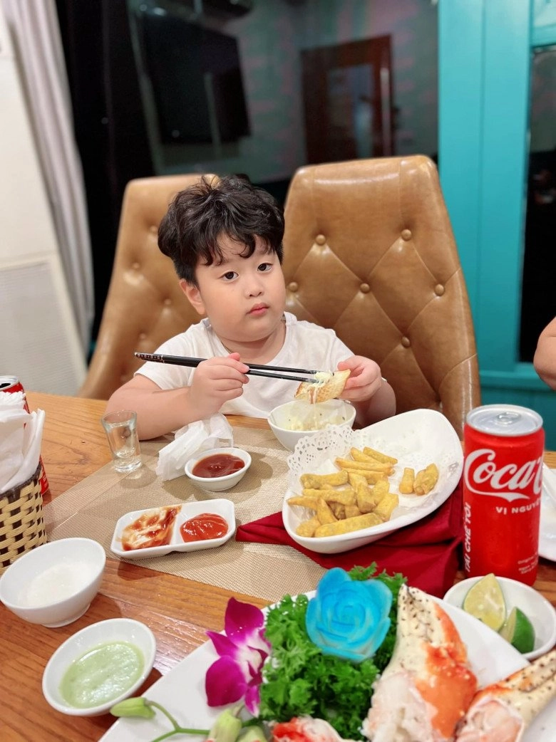 Được khen nuôi con khéo hậu ly hôn việt anh hotgirl hương trần mách cách nuôi con 5 tuổi cao gần nhất lớp - 4