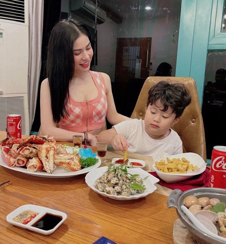Được khen nuôi con khéo hậu ly hôn việt anh hotgirl hương trần mách cách nuôi con 5 tuổi cao gần nhất lớp - 5