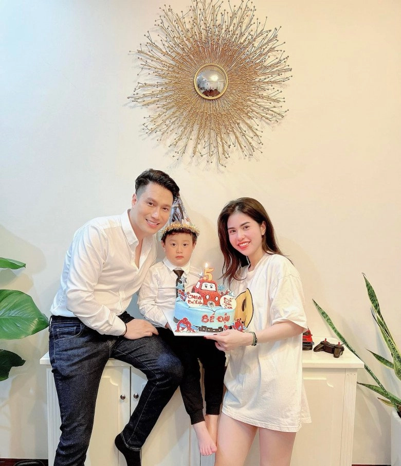 Được khen nuôi con khéo hậu ly hôn việt anh hotgirl hương trần mách cách nuôi con 5 tuổi cao gần nhất lớp - 11