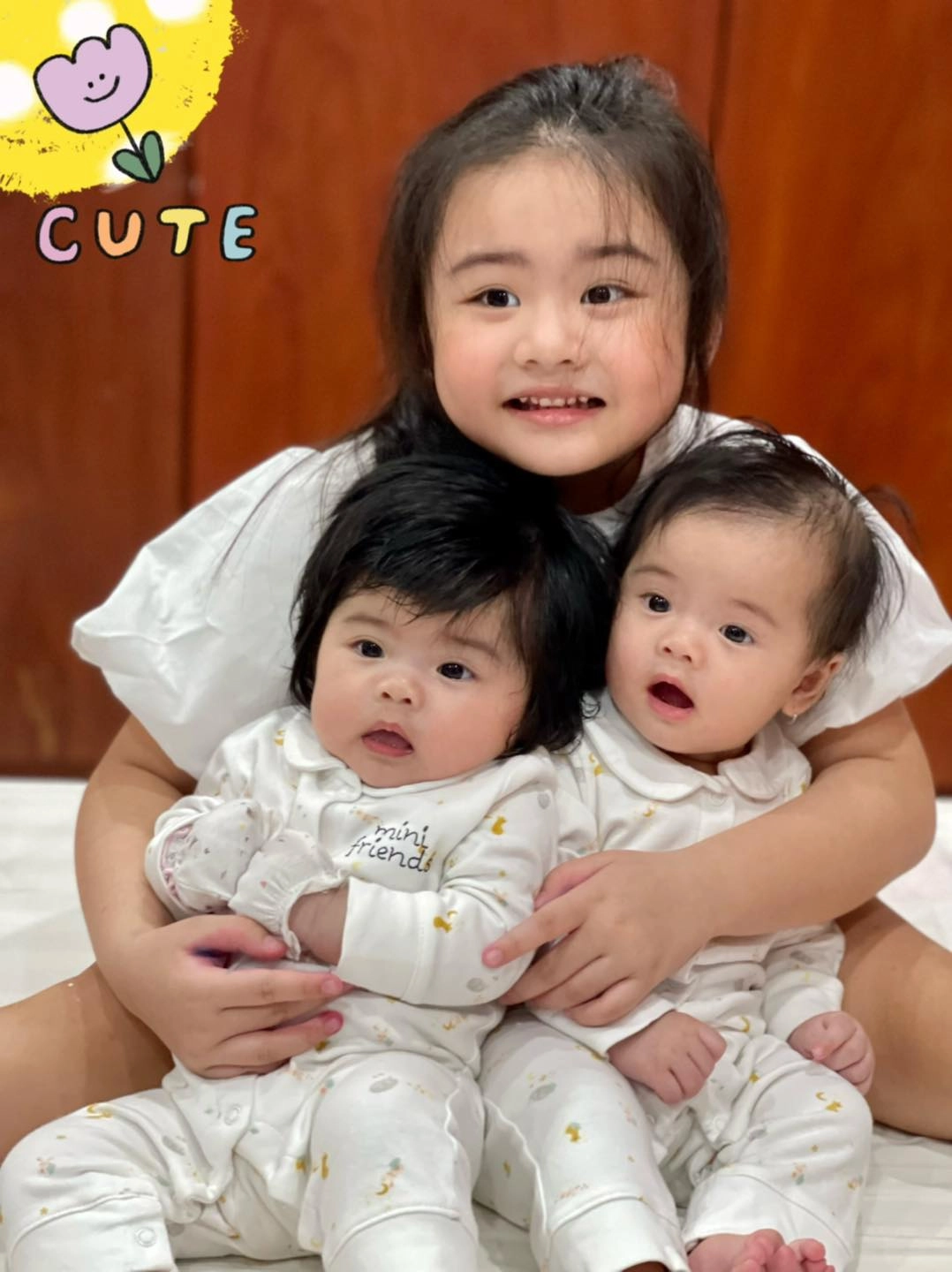 Được mẹ làm điệu lúc đang ngủ con gái vân trang khiến dân tình xuýt xoa vì quá đáng yêu - 17
