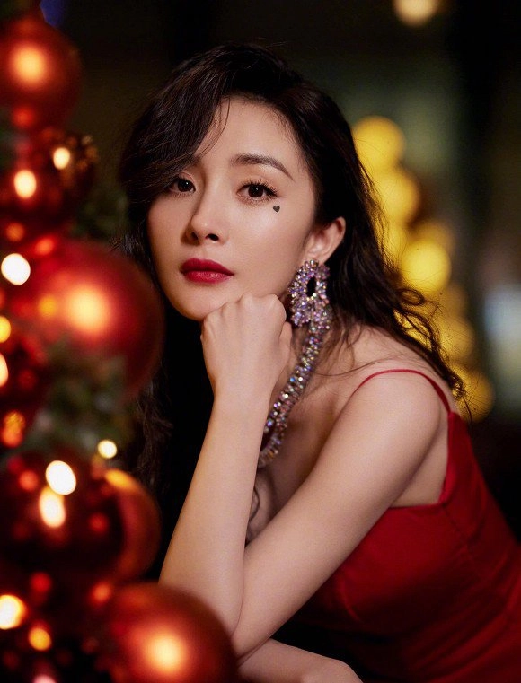 Dương mịch lên top tìm kiếm xứ trung nhờ màn khoe eo thon kèm bí kíp độ dáng lạ lùng - 1