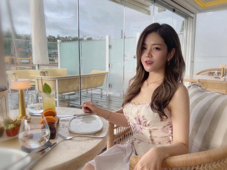 Em gái ông cao thắng khoe sắc ảnh mới sống mũi cao được khen xinh như lưu diệc phi - 6