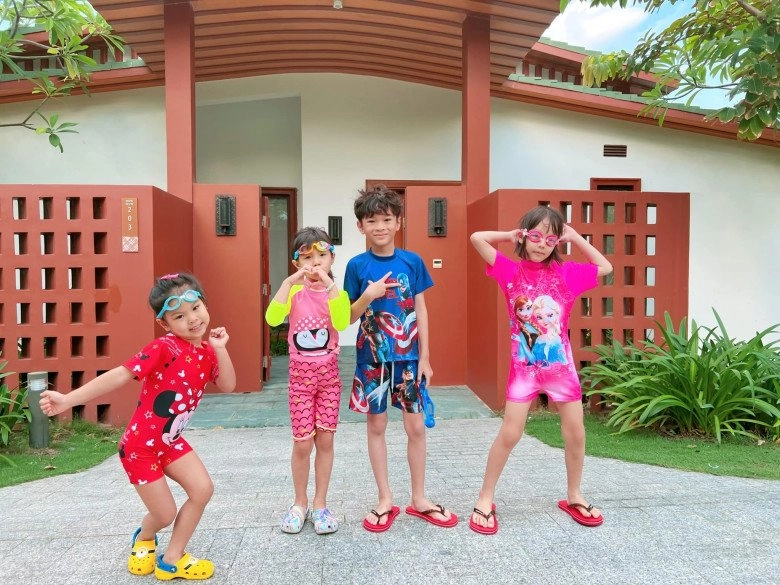 Em gái thanh thảo đưa con trai jacky minh trí thăm thú khắpviệt nam cậu bé được khen ngợi nhiều - 7