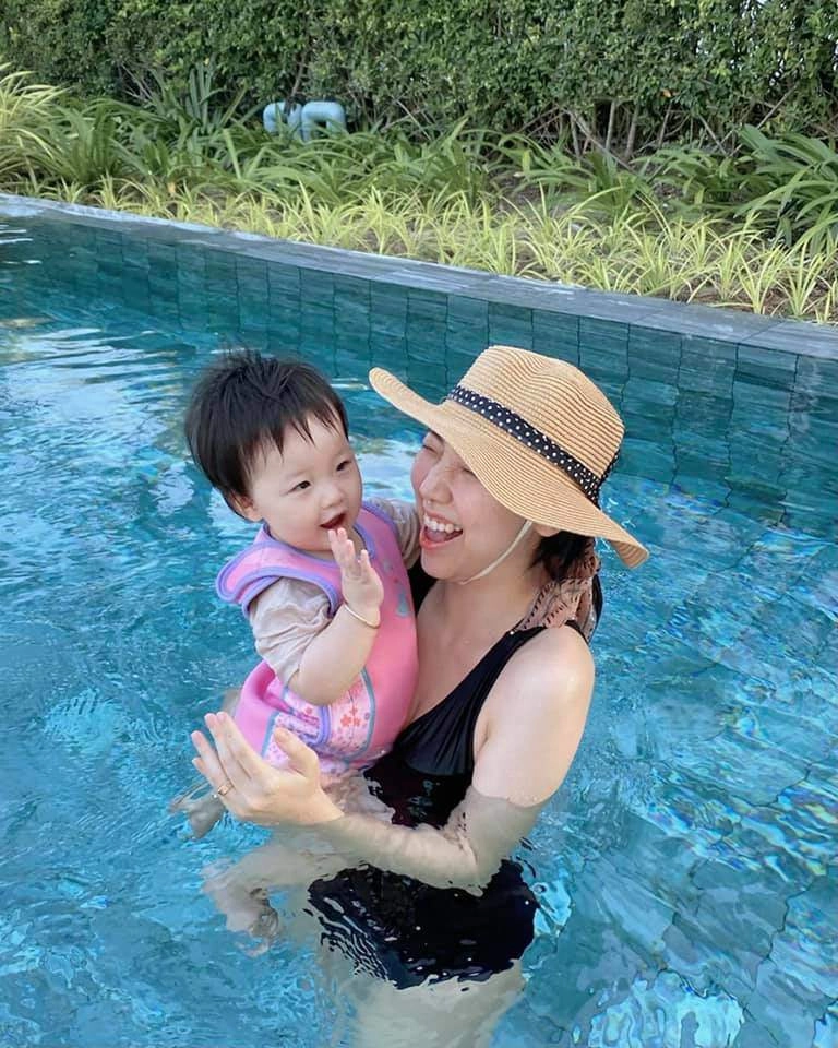 Em gái trấn thành khoe con càng lớn càng xinh hari won bình luận gây chú ý - 12