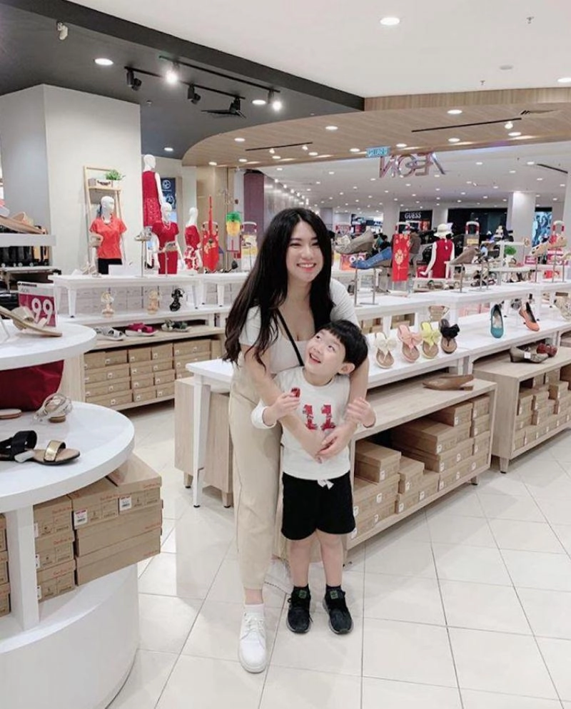 Em trai đi lạc chị gái hotgirl đăng 1 tấm ảnh khiến các chàng trai xếp hàng xin tìm hộ - 2