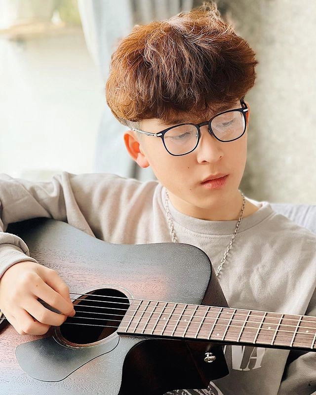 Em trai kín tiếng của huyền my đã lớn soái ca ngời ngời có điểm ăn đứt chị á hậu - 5