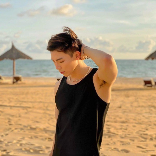 Em trai mưa của hoà minzy thành nam thần nhờ chỉnh nhẹ gương mặt - 12