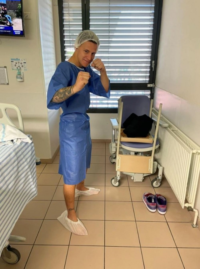 Fabio quartararo trải qua phẫu thuật tay phải trước cuộc đua motogp tại quê nhà le mans - 5