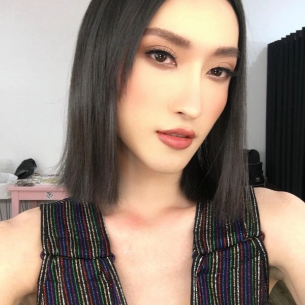 Fan nam hoàng thùy 9 năm trước giờ thi chuyển giới đứng cạnh á hậu quyến rũ không thua - 4