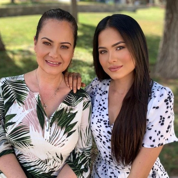 Fans sốc trước nhan sắc chưa phẫu thuật thẩm mỹ của tân miss universe 2020 - 8