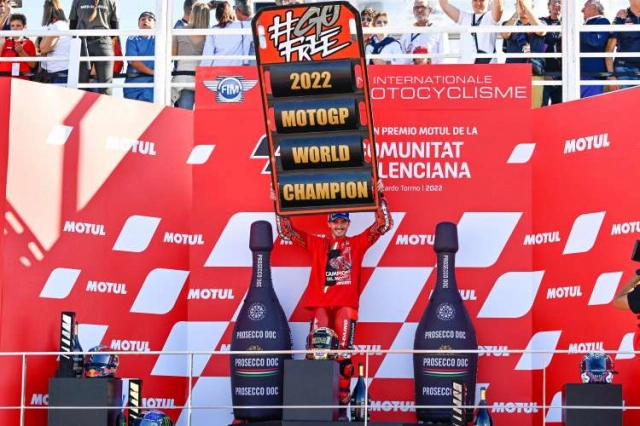 Francesco bagnaia chính thức trở thành nhà vô địch motogp thế giới 2022 - 7