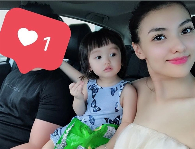 gái hư nổi loạn showbiz một thời làm mẹ đơn thân kín tiếng con gái xinh hệt mẹ - 16