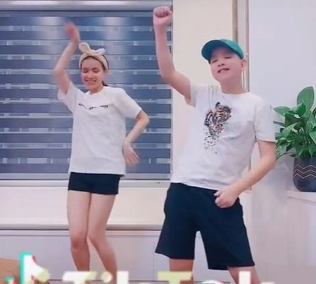 Gái quê nổi bật ở hhhv thế giới 2008 sau 13 năm lấy chồng tiến sĩ ở ẩn chăm con - 16