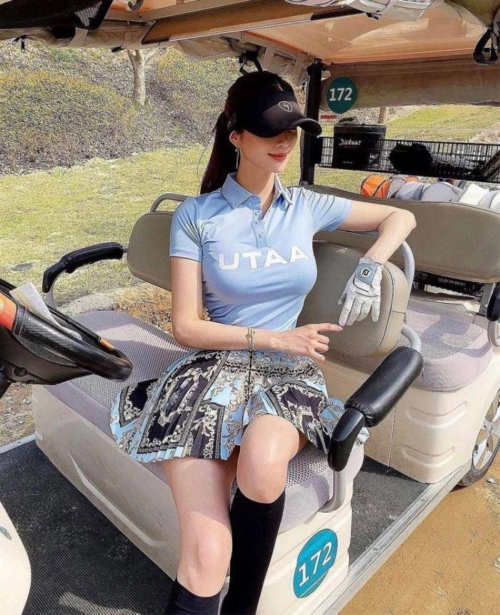 Gái xinh hàn quốc mặc váy ngắn gợi cảm chơi golf không sợ cháy nắng - 8