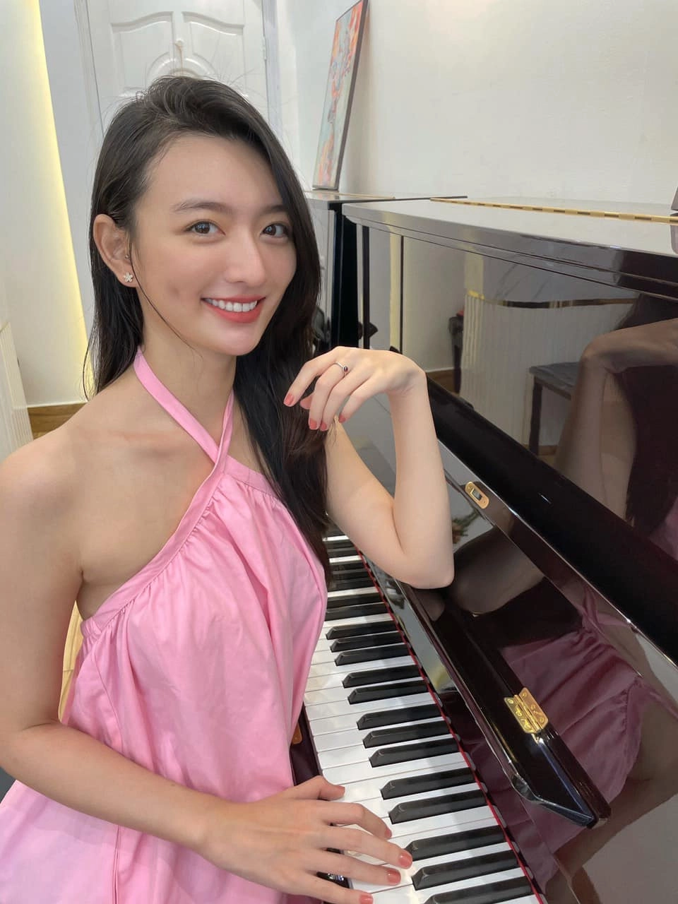 Gái xinh lai 3 dòng máu làm loạn tiktok thi hoa hậu body bánh cuốn từng được ngọc trinh chấm - 1