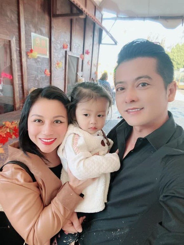 Gần 2 năm bố mẹ ly hôn con gái dv hoàng anh gạo nếp gạo tẻ giờ lớn giống bố sống đủ đầy - 1