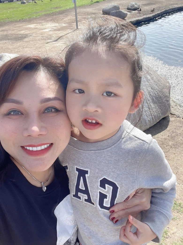 Gần 2 năm bố mẹ ly hôn con gái dv hoàng anh gạo nếp gạo tẻ giờ lớn giống bố sống đủ đầy - 5