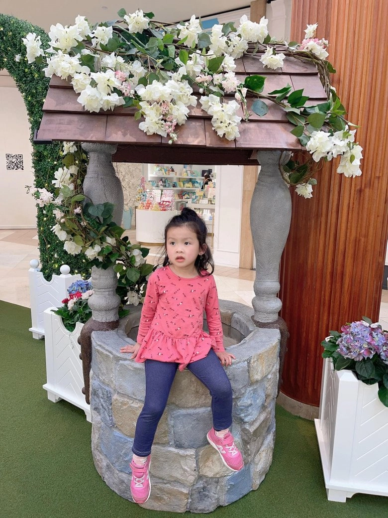 Gần 2 năm bố mẹ ly hôn con gái dv hoàng anh gạo nếp gạo tẻ giờ lớn giống bố sống đủ đầy - 9